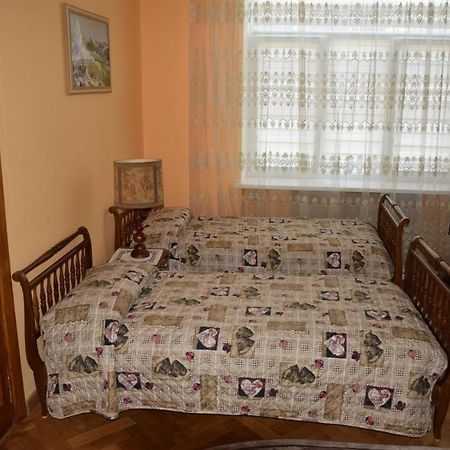 Apartment Orgelsaal Chernivtsi Exterior foto